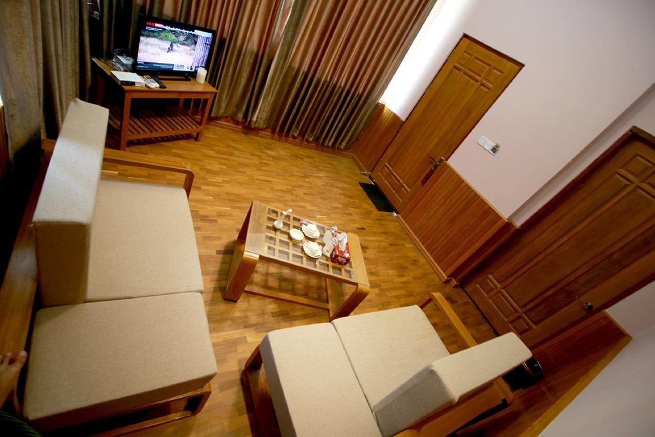 Famous Hotel Pegu Zewnętrze zdjęcie
