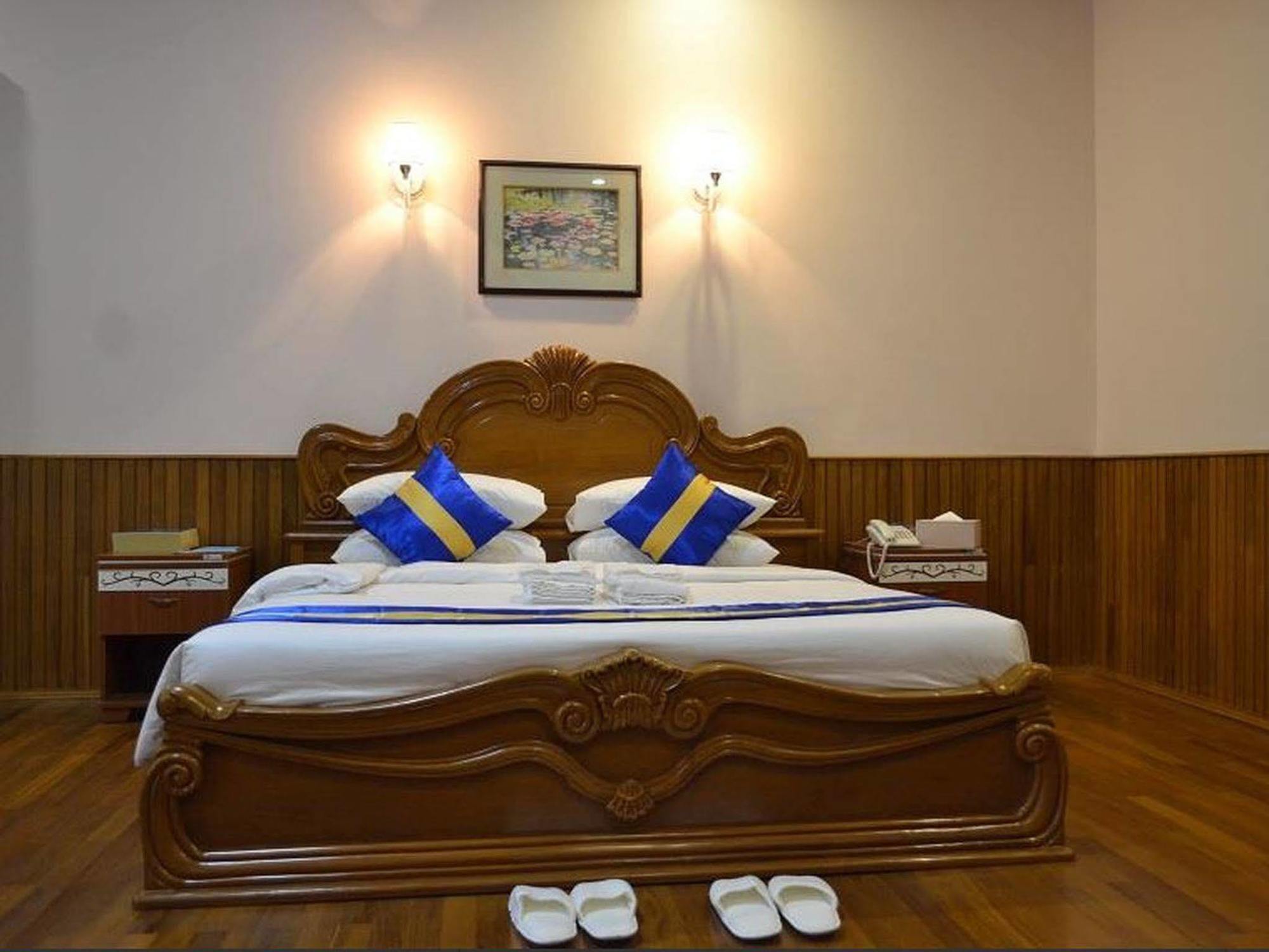 Famous Hotel Pegu Zewnętrze zdjęcie